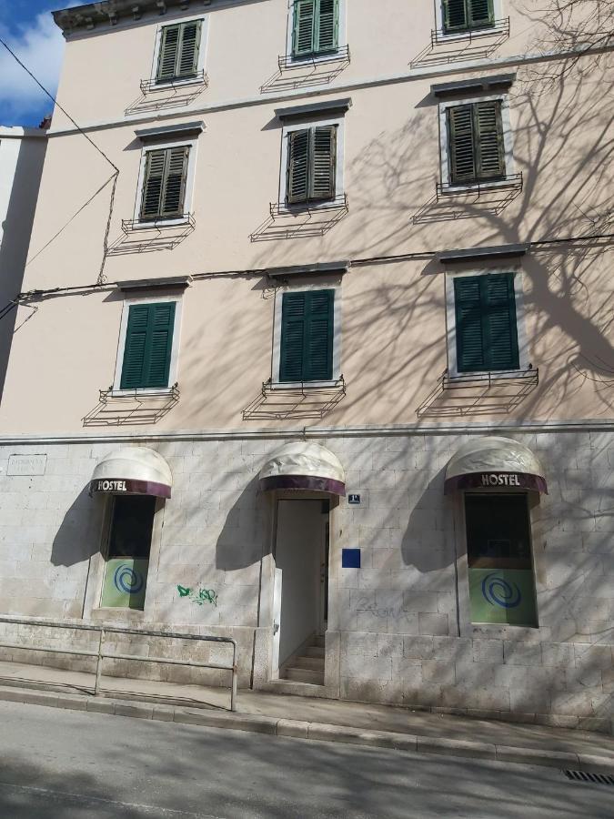 Hurricane Hostel Split Exterior photo